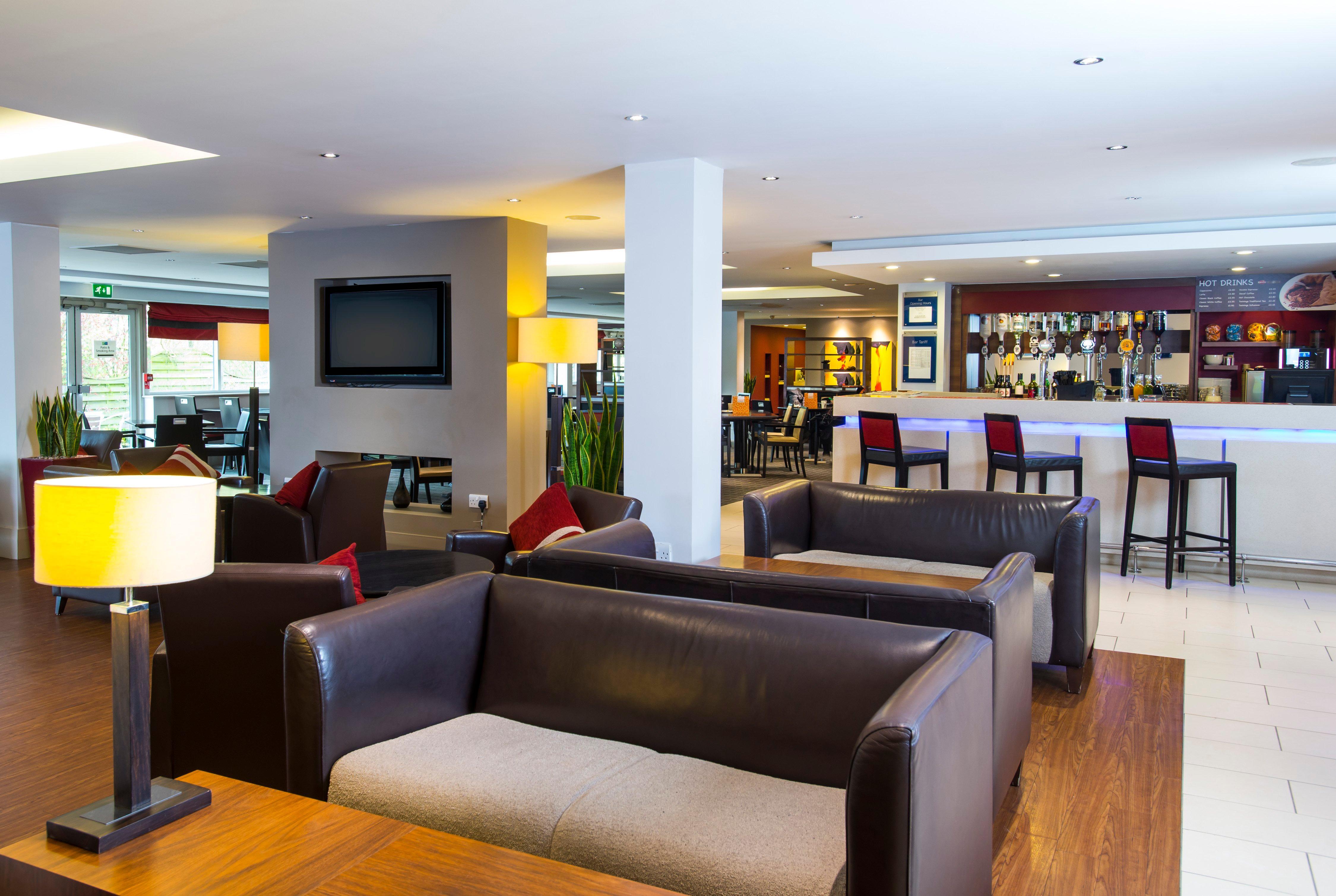Holiday Inn Express Northampton - South By Ihg Exterior foto