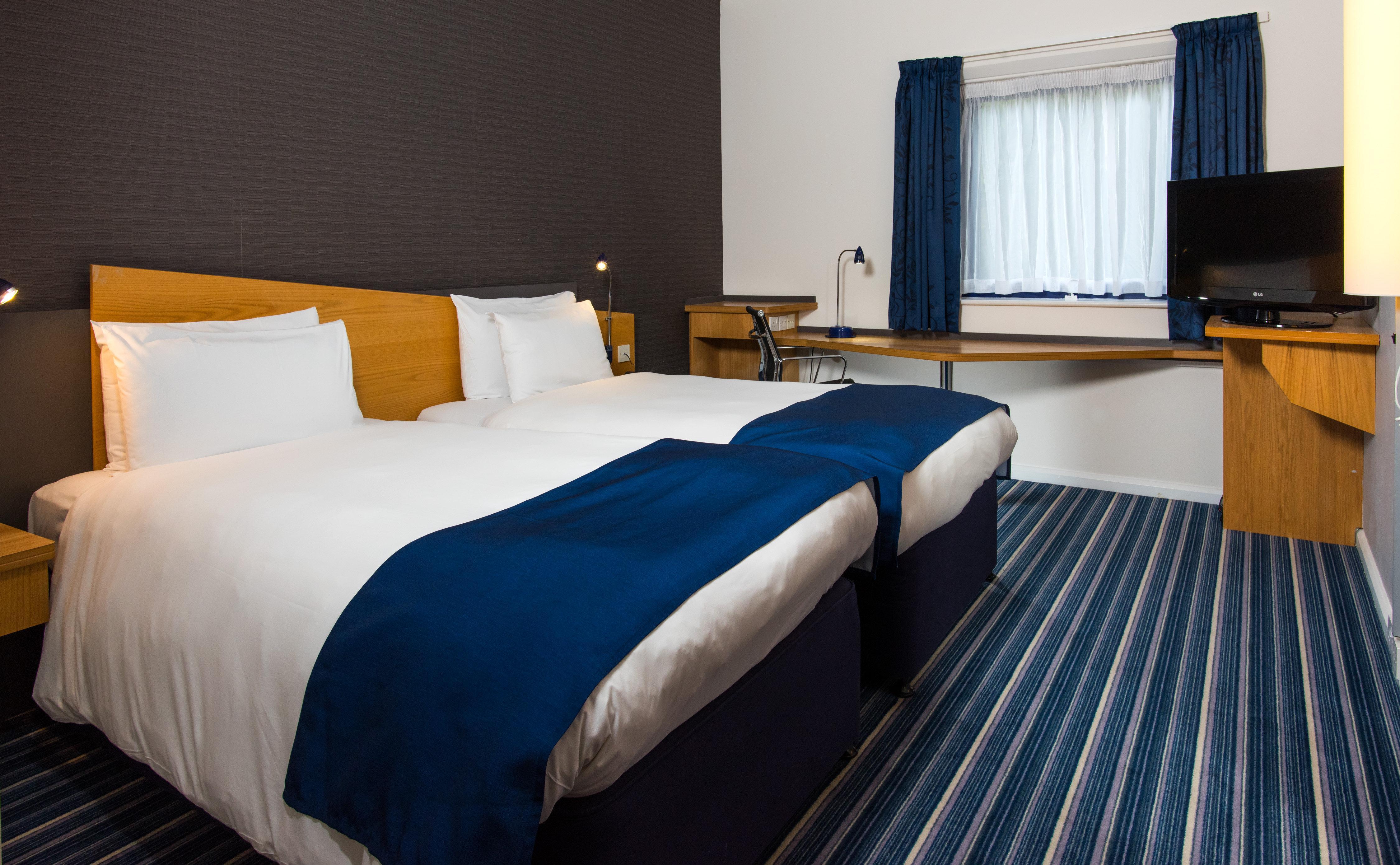 Holiday Inn Express Northampton - South By Ihg Exterior foto