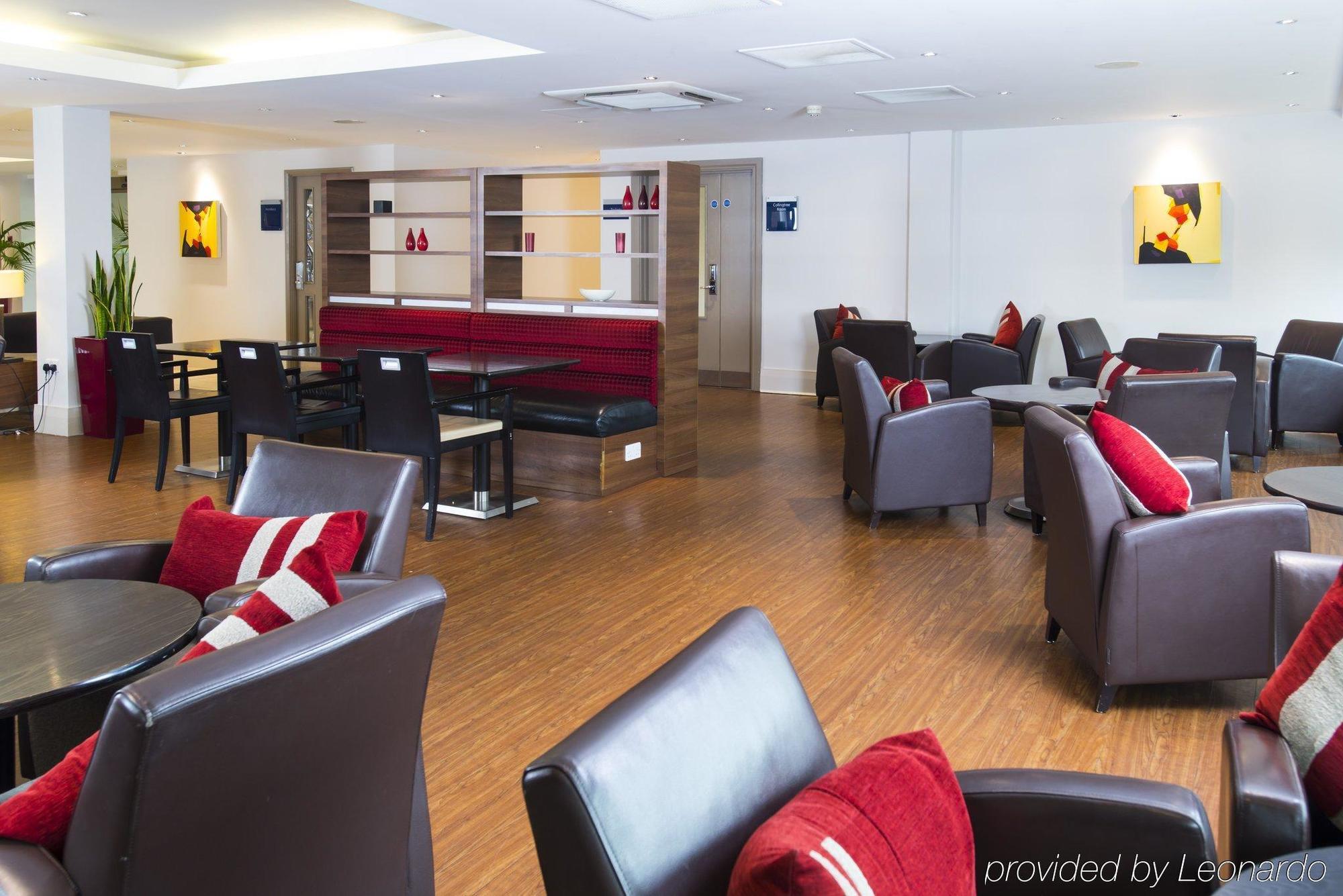 Holiday Inn Express Northampton - South By Ihg Exterior foto
